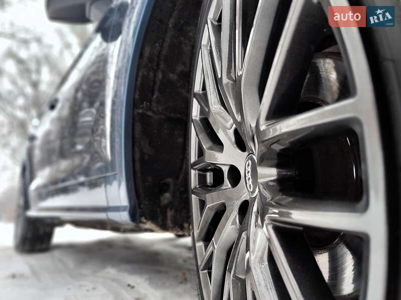 Позашляховик / Кросовер Audi Q5 2017 в Києві