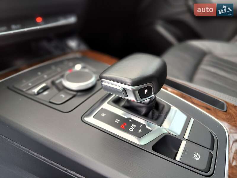 Позашляховик / Кросовер Audi Q5 2017 в Києві