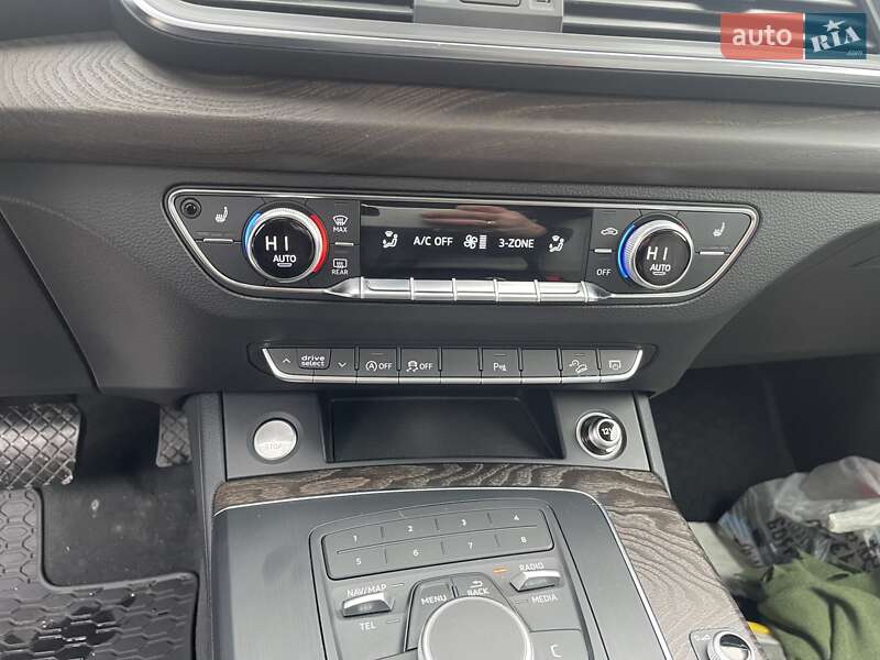 Внедорожник / Кроссовер Audi Q5 2017 в Киеве