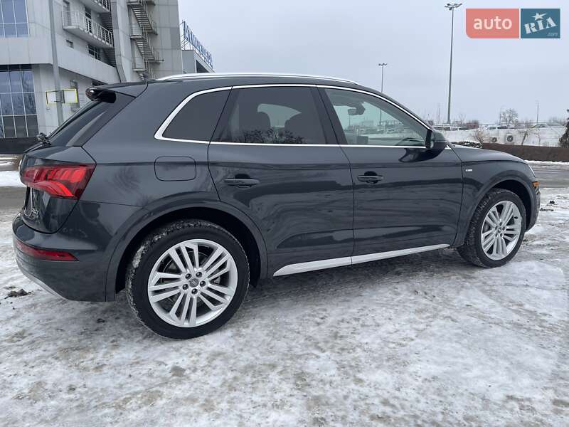 Внедорожник / Кроссовер Audi Q5 2017 в Киеве