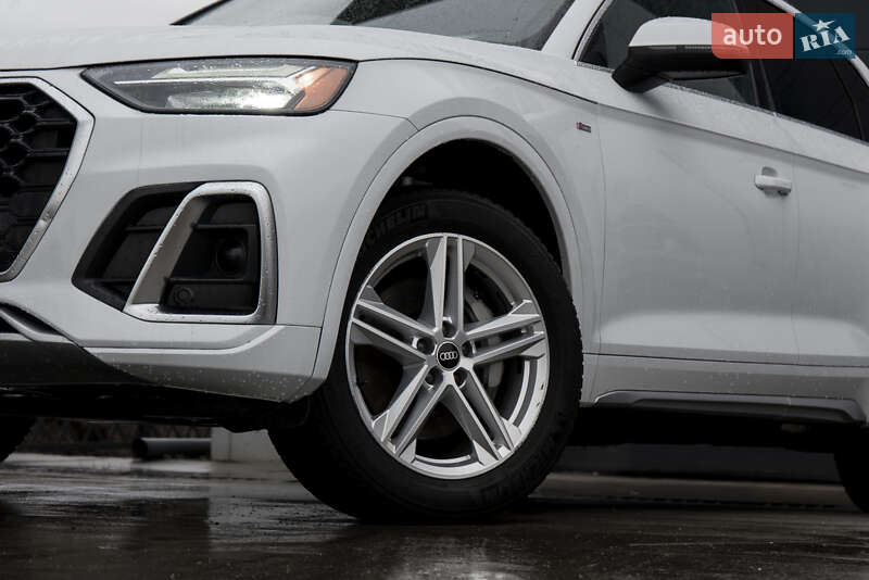 Внедорожник / Кроссовер Audi Q5 2021 в Ужгороде