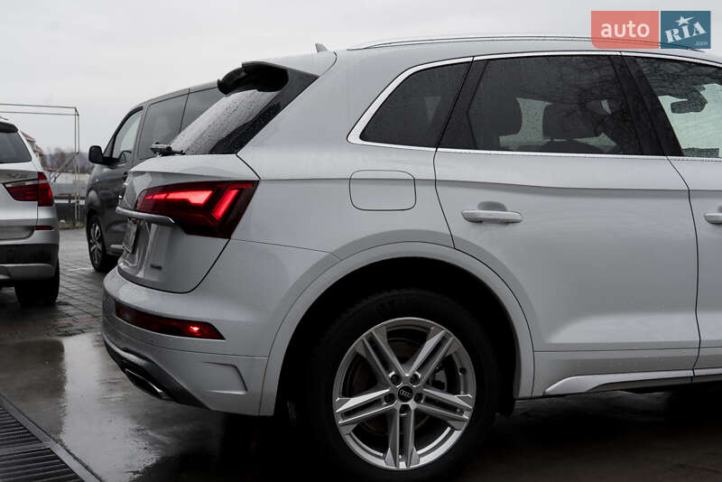 Внедорожник / Кроссовер Audi Q5 2021 в Ужгороде