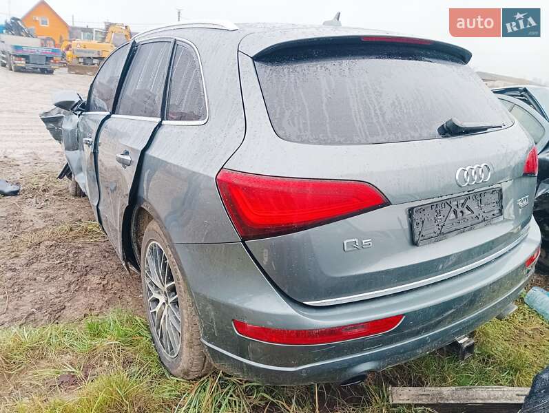 Позашляховик / Кросовер Audi Q5 2016 в Виноградові