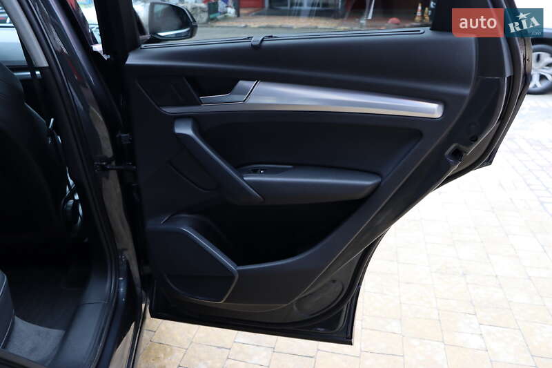 Позашляховик / Кросовер Audi Q5 2020 в Львові