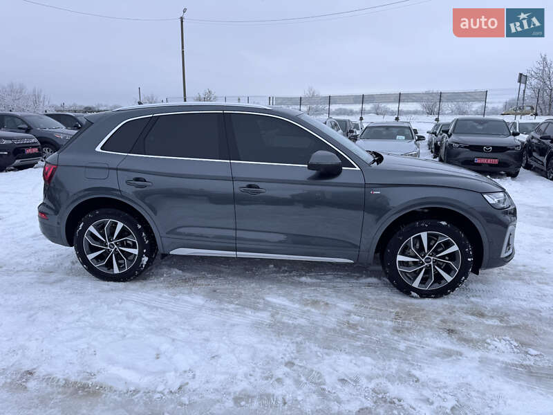 Позашляховик / Кросовер Audi Q5 2023 в Івано-Франківську