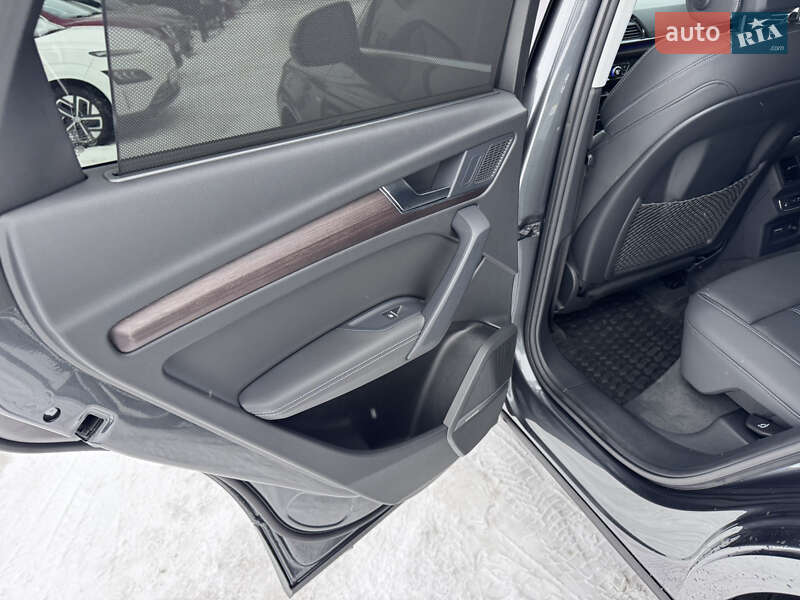 Позашляховик / Кросовер Audi Q5 2023 в Івано-Франківську