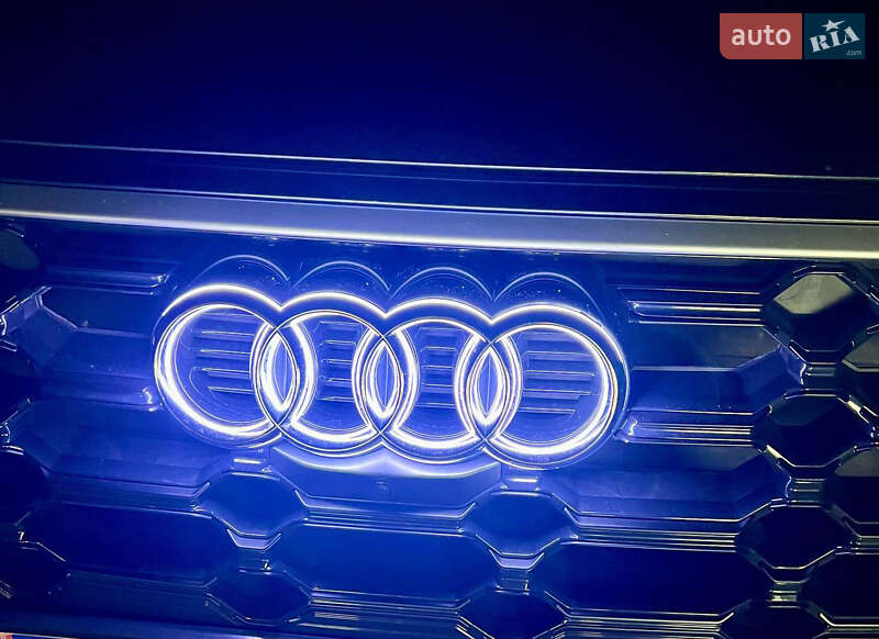 Позашляховик / Кросовер Audi Q5 2023 в Івано-Франківську