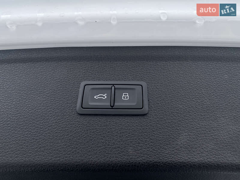 Позашляховик / Кросовер Audi Q5 2018 в Луцьку