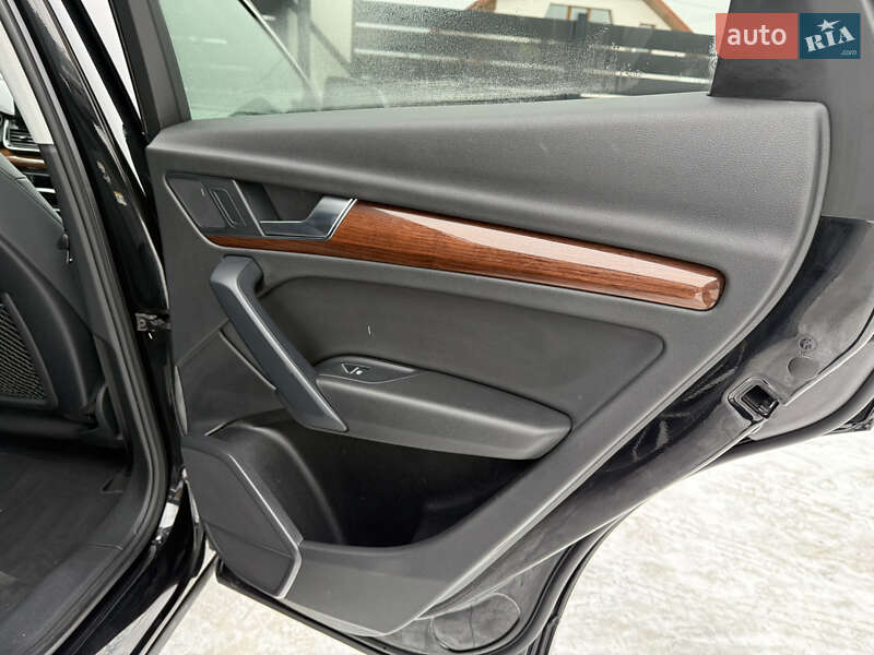 Позашляховик / Кросовер Audi Q5 2020 в Стрию