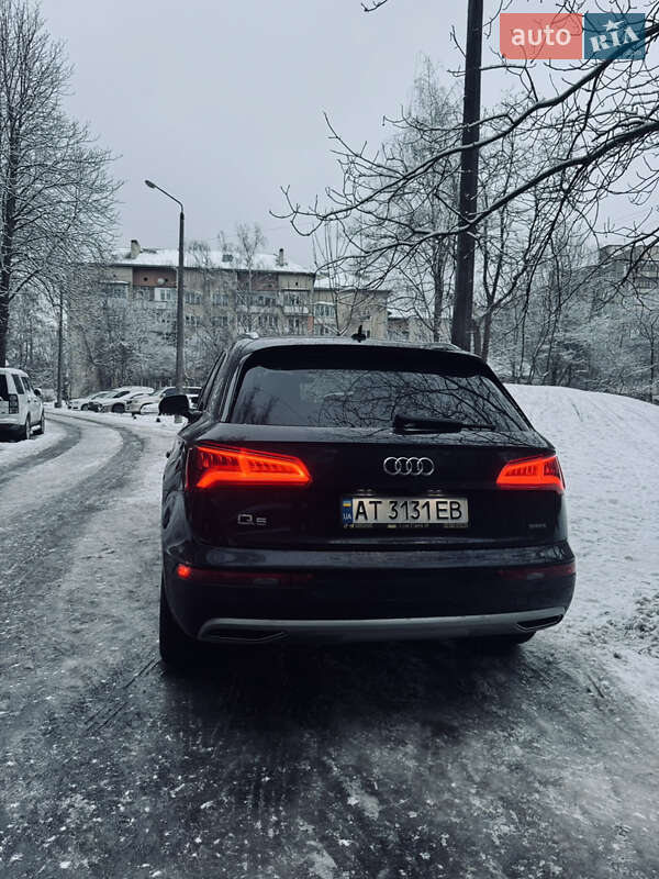 Позашляховик / Кросовер Audi Q5 2020 в Івано-Франківську