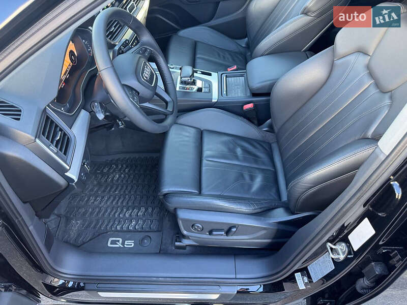 Позашляховик / Кросовер Audi Q5 2016 в Києві