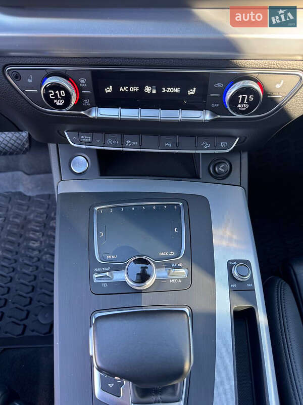 Позашляховик / Кросовер Audi Q5 2016 в Києві