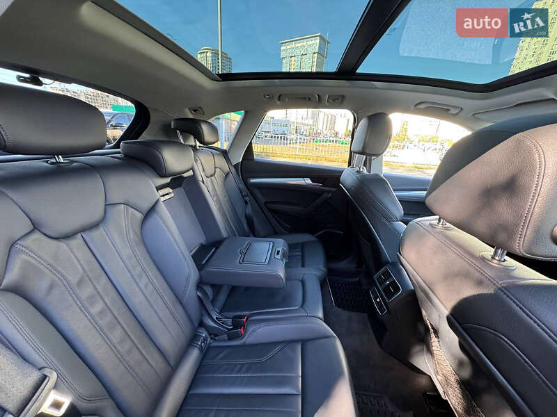 Позашляховик / Кросовер Audi Q5 2016 в Києві