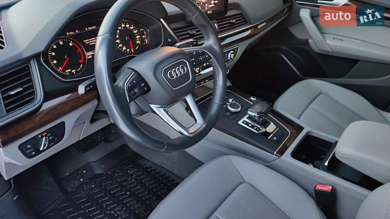 Позашляховик / Кросовер Audi Q5 2019 в Житомирі