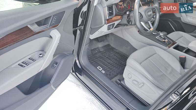 Позашляховик / Кросовер Audi Q5 2019 в Житомирі