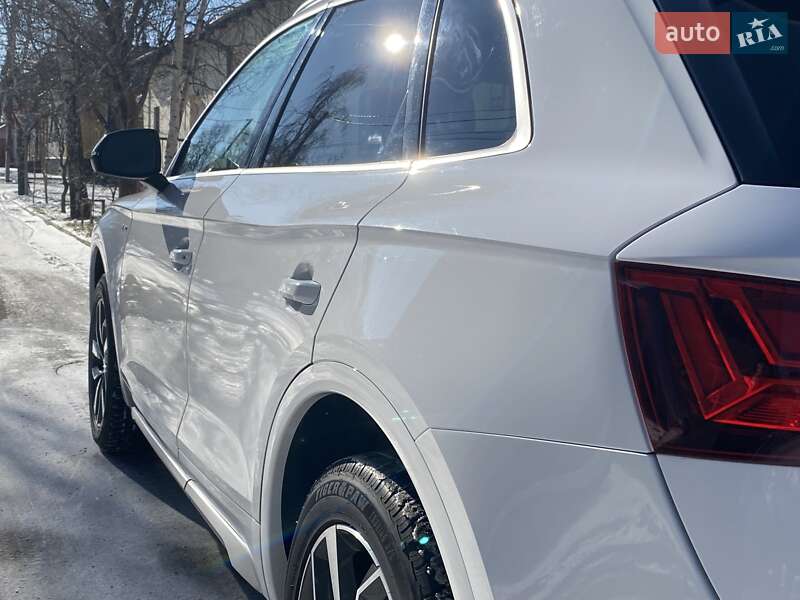 Позашляховик / Кросовер Audi Q5 2022 в Одесі