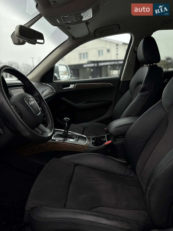 Внедорожник / Кроссовер Audi Q5 2010 в Шептицькому
