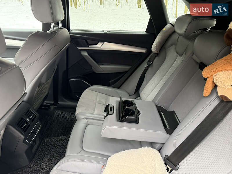 Позашляховик / Кросовер Audi Q5 2022 в Львові