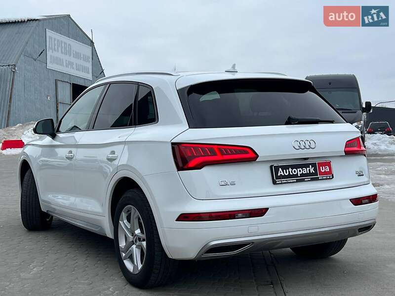 Позашляховик / Кросовер Audi Q5 2017 в Львові