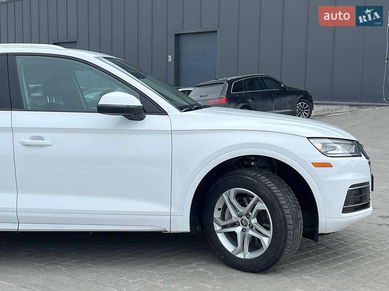 Позашляховик / Кросовер Audi Q5 2017 в Львові