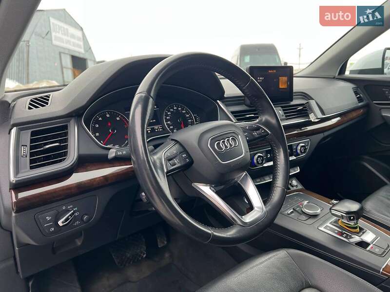 Позашляховик / Кросовер Audi Q5 2017 в Львові