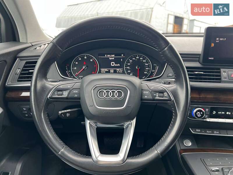 Позашляховик / Кросовер Audi Q5 2017 в Львові