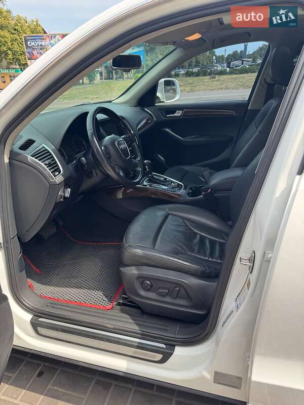 Позашляховик / Кросовер Audi Q5 2011 в Дніпрі