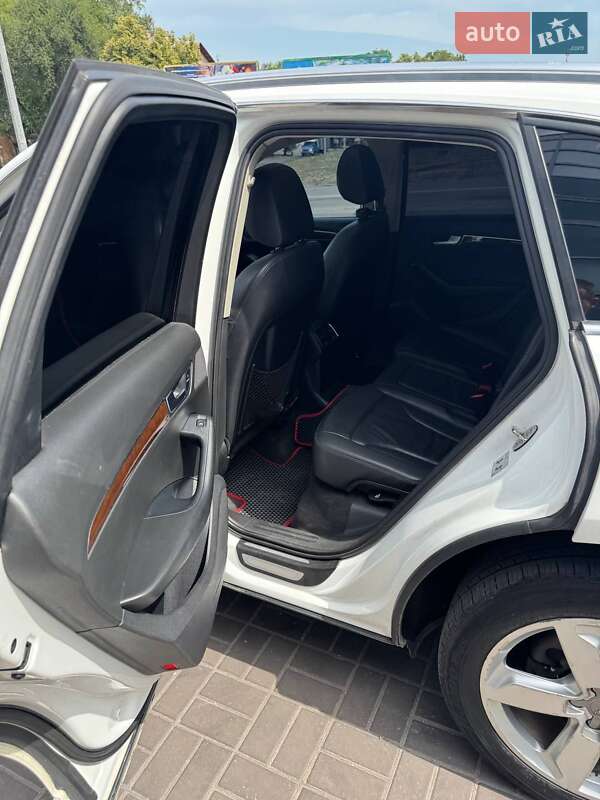 Позашляховик / Кросовер Audi Q5 2011 в Дніпрі