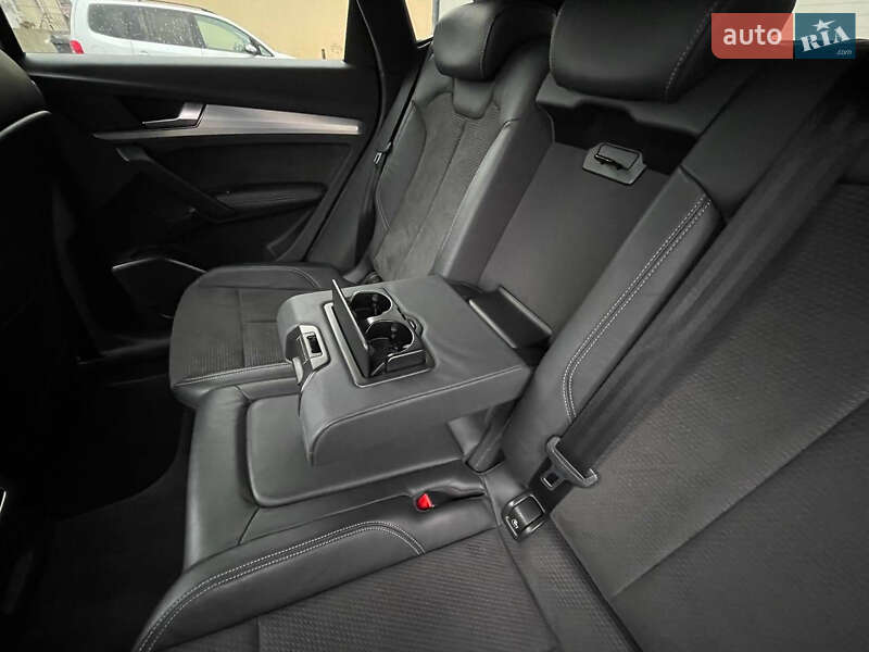 Внедорожник / Кроссовер Audi Q5 2018 в Черновцах