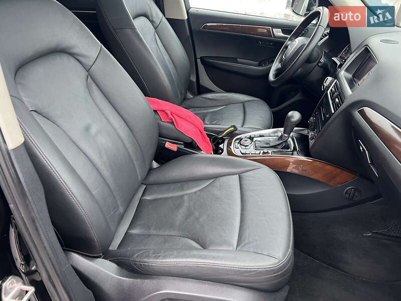 Позашляховик / Кросовер Audi Q5 2012 в Володимирі