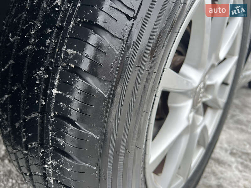 Позашляховик / Кросовер Audi Q5 2012 в Володимирі