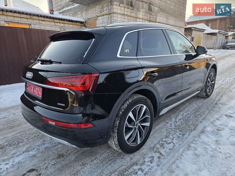 Позашляховик / Кросовер Audi Q5 2020 в Києві