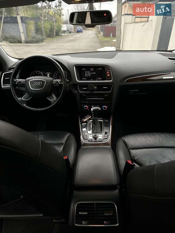 Позашляховик / Кросовер Audi Q5 2015 в Виноградові