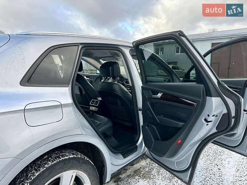 Позашляховик / Кросовер Audi Q5 2018 в Володимирі