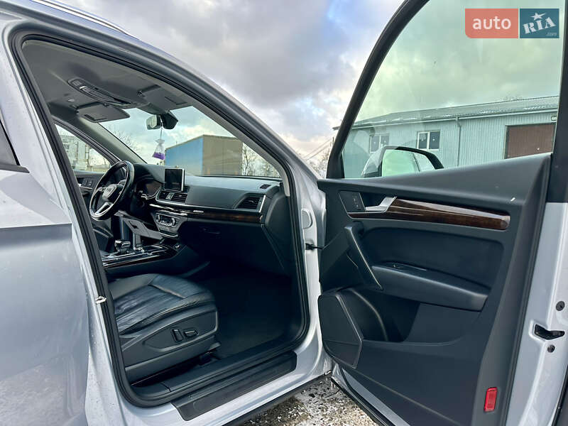 Позашляховик / Кросовер Audi Q5 2018 в Володимирі