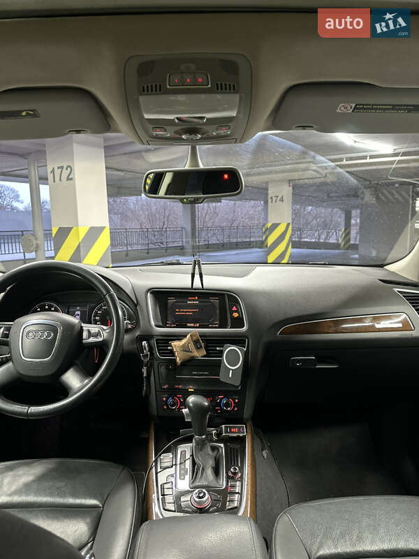 Внедорожник / Кроссовер Audi Q5 2010 в Одессе