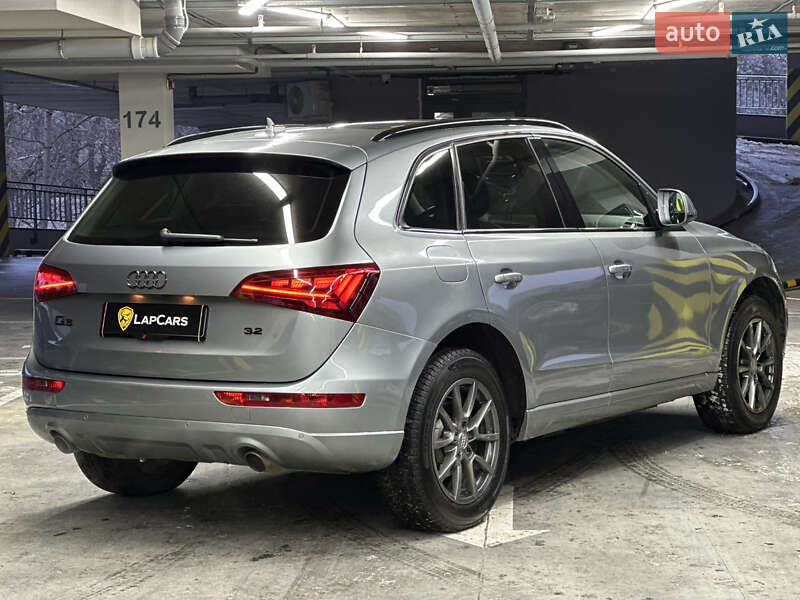 Внедорожник / Кроссовер Audi Q5 2010 в Одессе