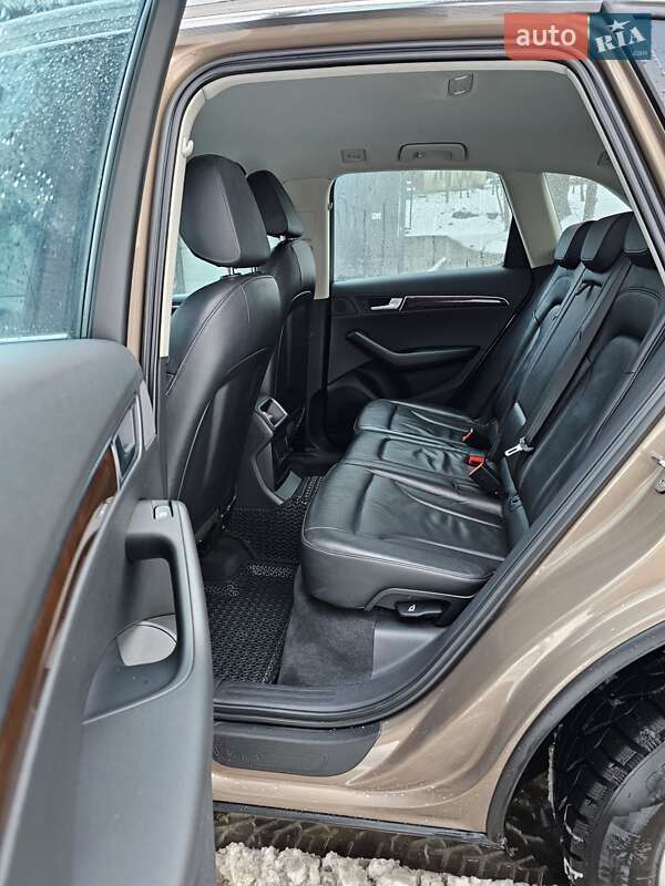 Позашляховик / Кросовер Audi Q5 2012 в Дніпрі