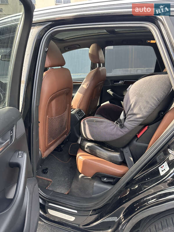 Внедорожник / Кроссовер Audi Q5 2011 в Обухове