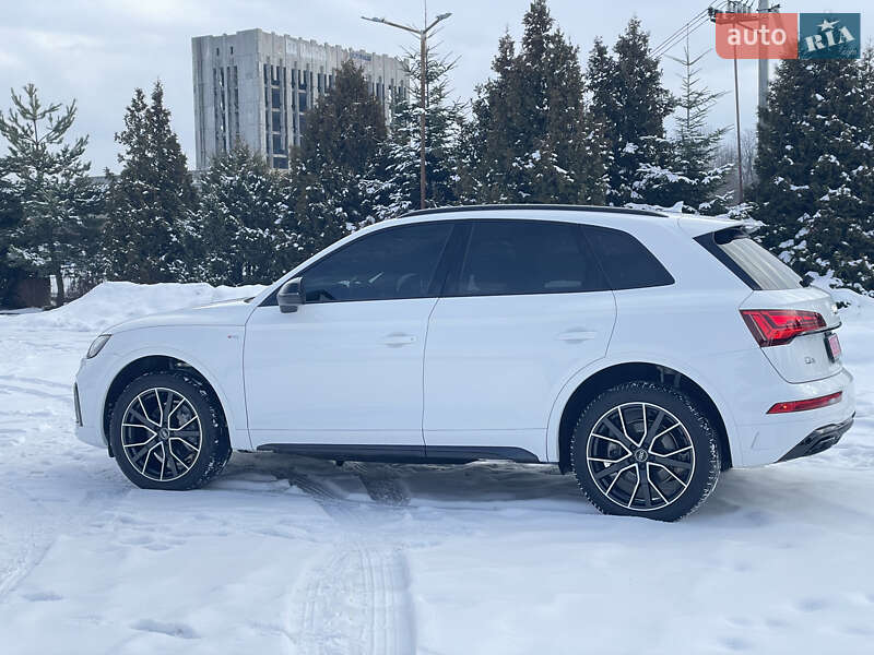 Позашляховик / Кросовер Audi Q5 2021 в Львові