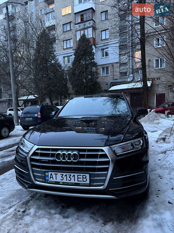 Позашляховик / Кросовер Audi Q5 2020 в Івано-Франківську