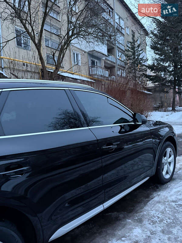 Позашляховик / Кросовер Audi Q5 2020 в Івано-Франківську