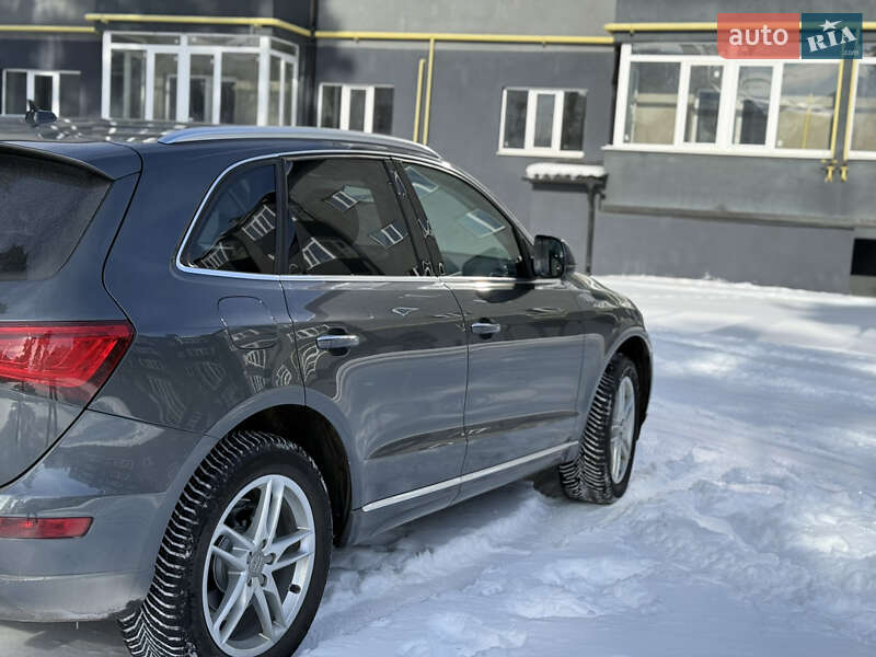 Внедорожник / Кроссовер Audi Q5 2015 в Ахтырке