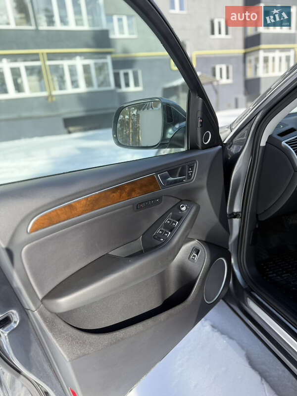 Внедорожник / Кроссовер Audi Q5 2015 в Ахтырке