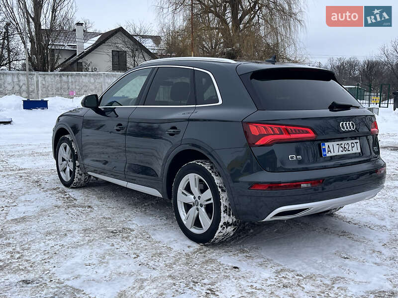 Позашляховик / Кросовер Audi Q5 2017 в Києві