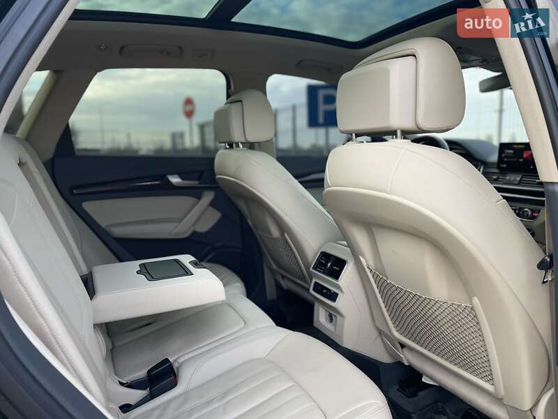 Внедорожник / Кроссовер Audi Q5 2017 в Днепре