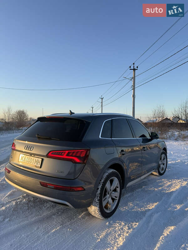 Позашляховик / Кросовер Audi Q5 2019 в Києві