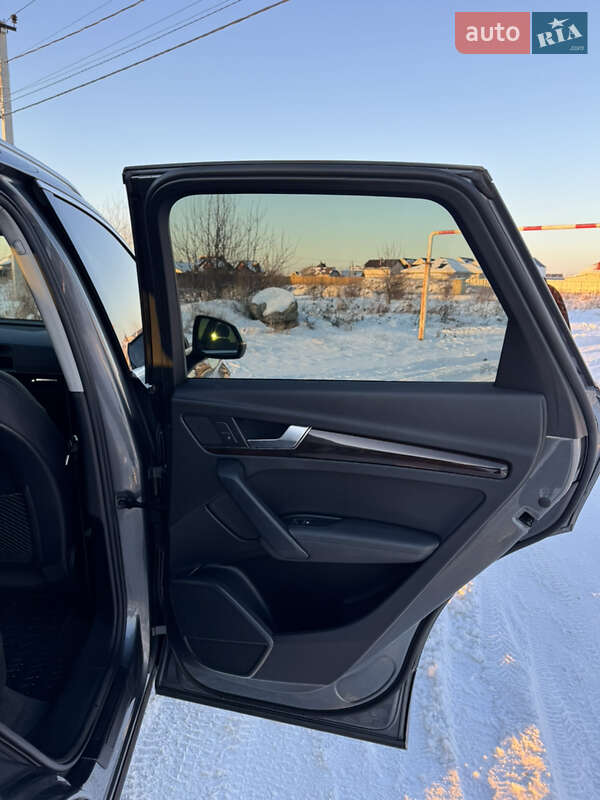 Позашляховик / Кросовер Audi Q5 2019 в Києві