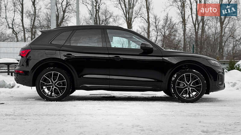 Позашляховик / Кросовер Audi Q5 2021 в Рівному