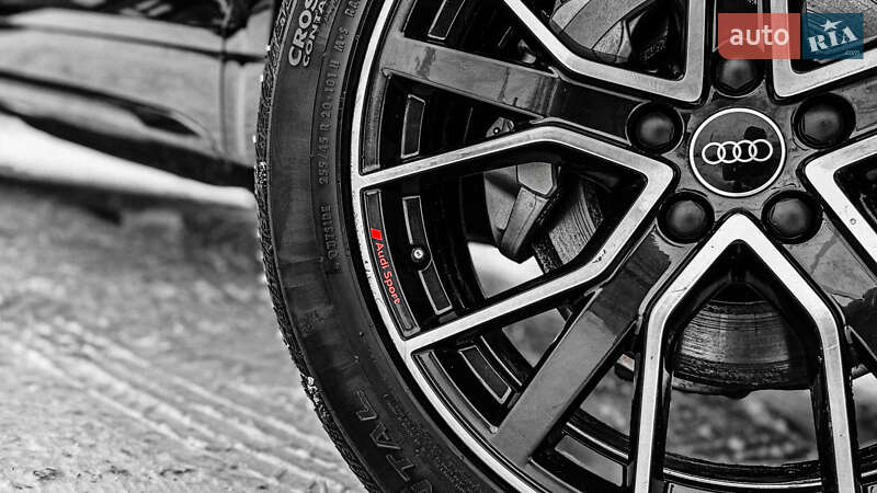 Позашляховик / Кросовер Audi Q5 2021 в Рівному